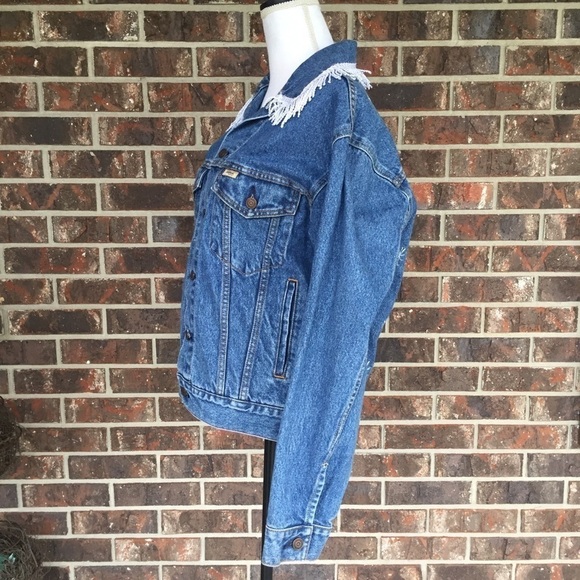 Levi Strauss Let ain’t Snow Denim Jean Jacket Christmas - Picture 9 of 9